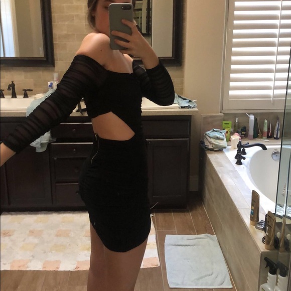 Formal dress - Picture 2 of 6